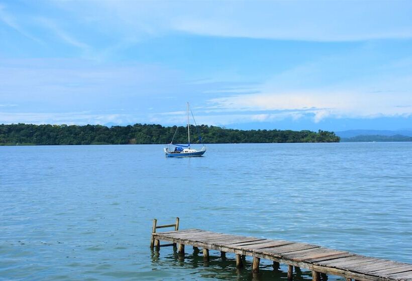 Hostal Green Coast Hostel