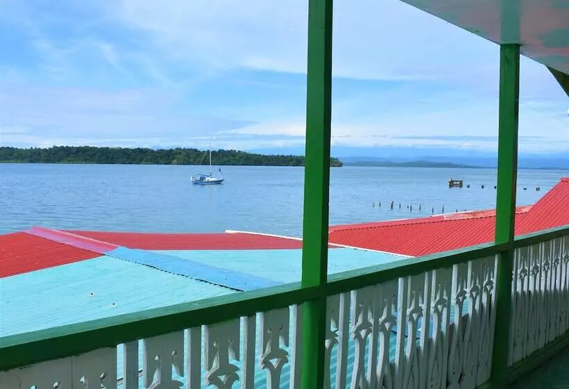 Hostal Green Coast   Hostel