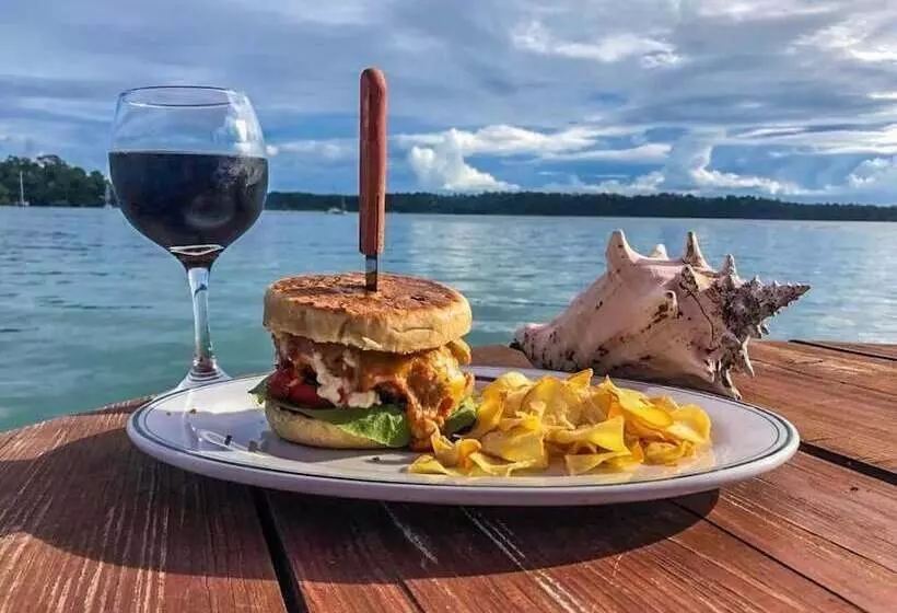 Hostal Green Coast   Hostel