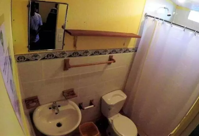 Hostal Green Coast   Hostel