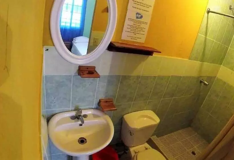 Hostal Green Coast   Hostel