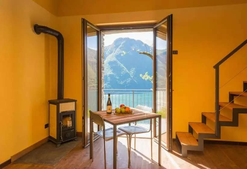 Hotelli Tra Lago E Montagna Baita La Morena