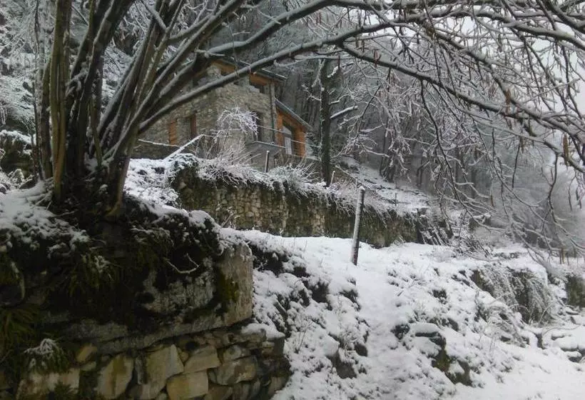 Hotelli Tra Lago E Montagna Baita La Morena