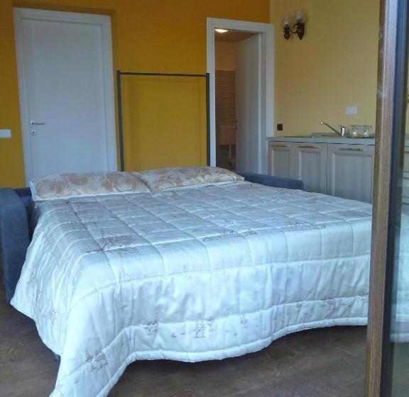 Hotelli Tra Lago E Montagna Baita La Morena