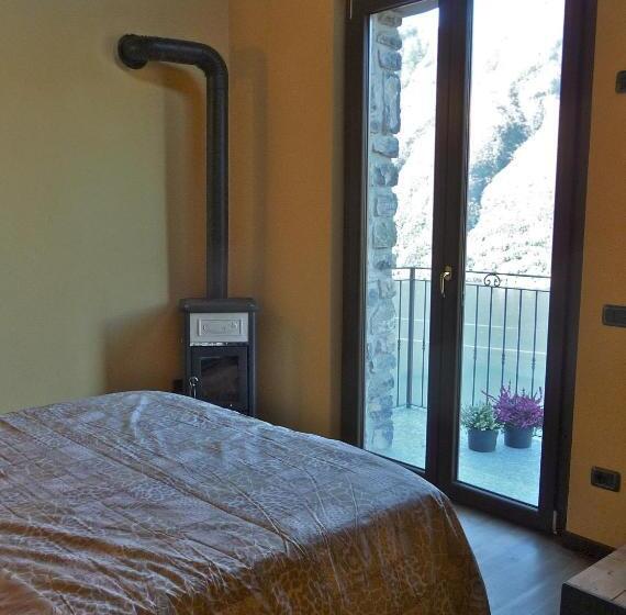 Hotelli Tra Lago E Montagna Baita La Morena