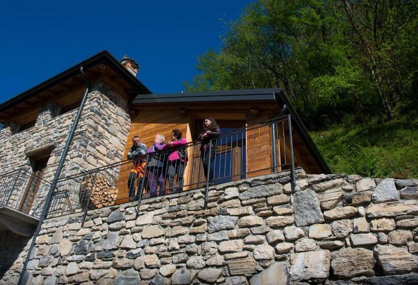 Hotelli Tra Lago E Montagna Baita La Morena