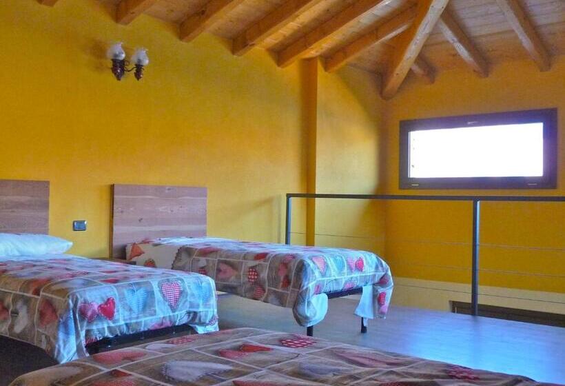 Hotelli Tra Lago E Montagna Baita La Morena