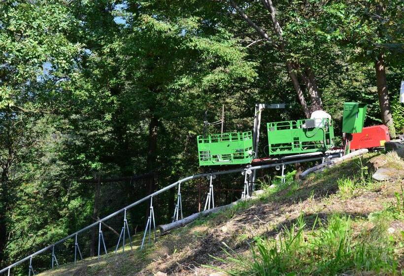 Hotelli Tra Lago E Montagna Baita La Morena