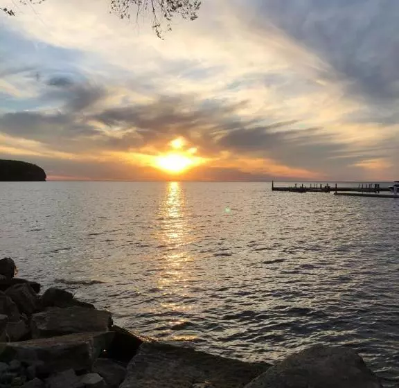 モーテル Parkside Inn