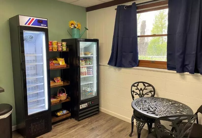 モーテル Parkside Inn