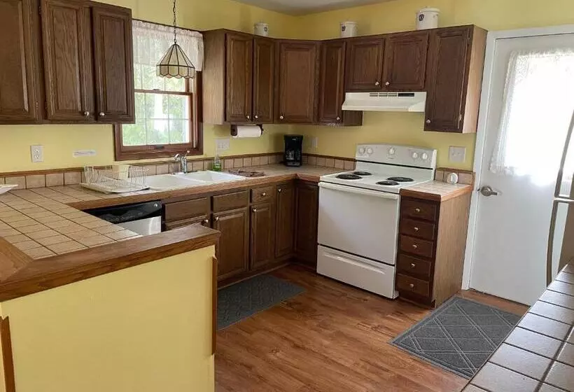 モーテル Parkside Inn