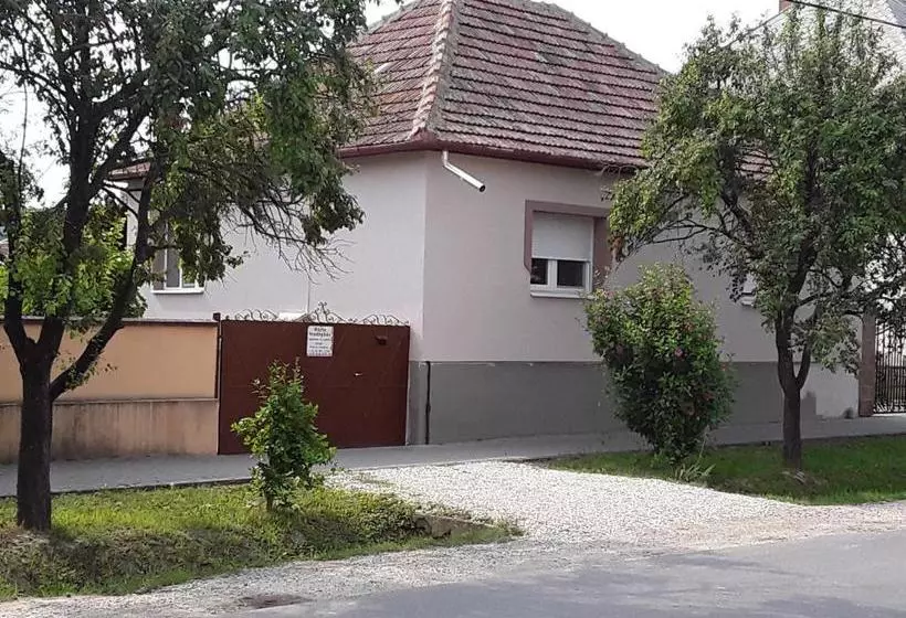 پانسیون Mária Vendégház
