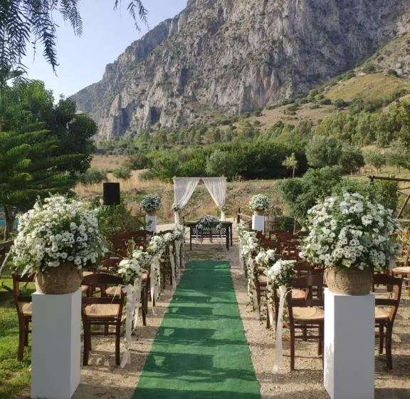 ホテル Agriturismo Masseria La Chiusa