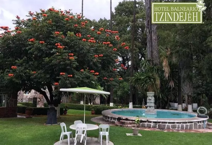 ホテル Balneario Tzindejeh