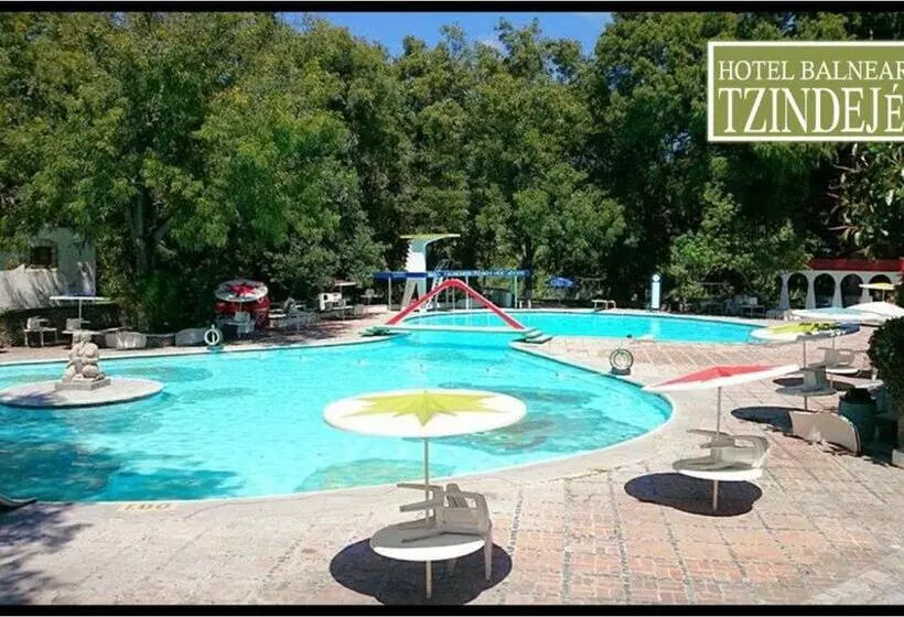 ホテル Balneario Tzindejeh