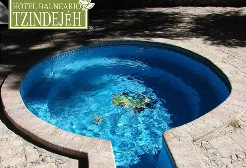 ホテル Balneario Tzindejeh