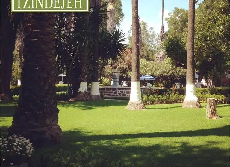 ホテル Balneario Tzindejeh