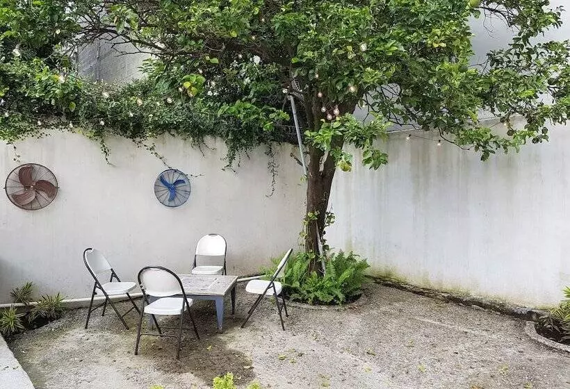 پانسیون Hostal Aqui Me Quedo
