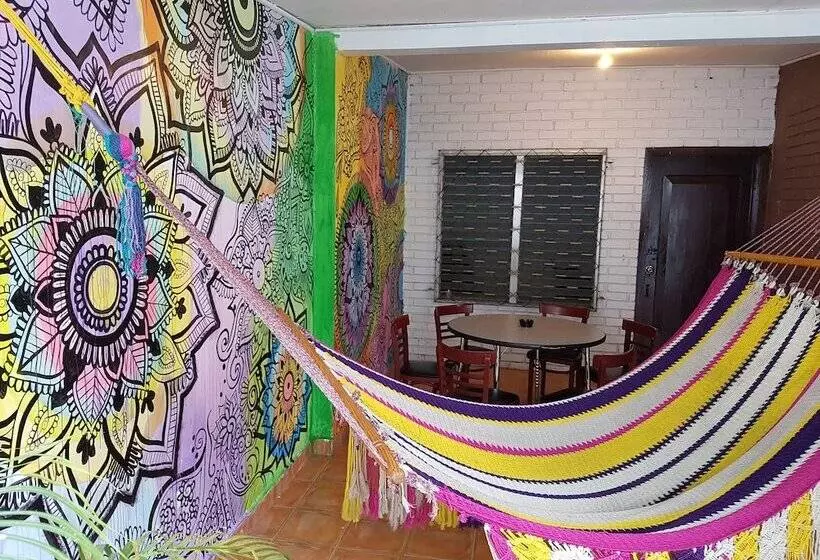 پانسیون Hostal Aqui Me Quedo