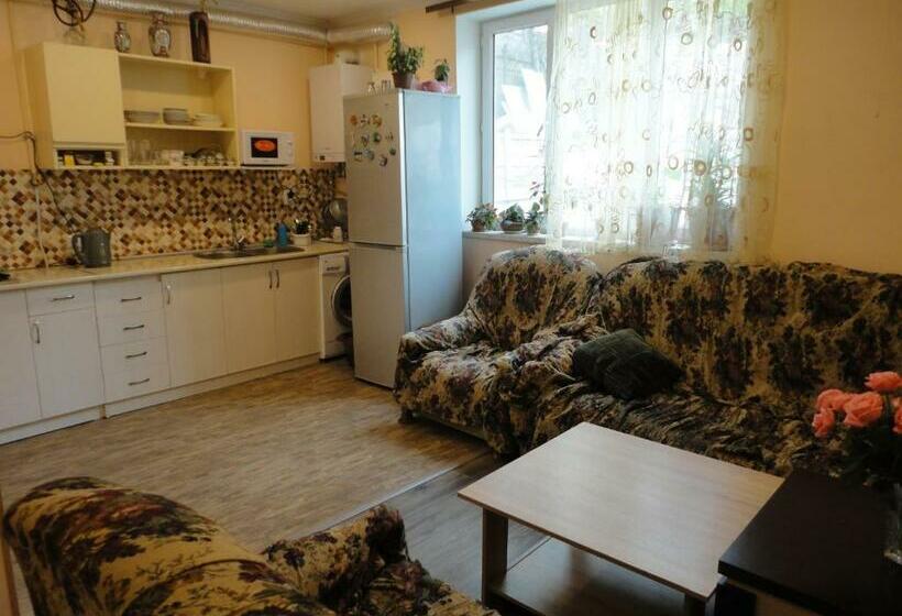 펜션 Like Home Guesthouse & Tours