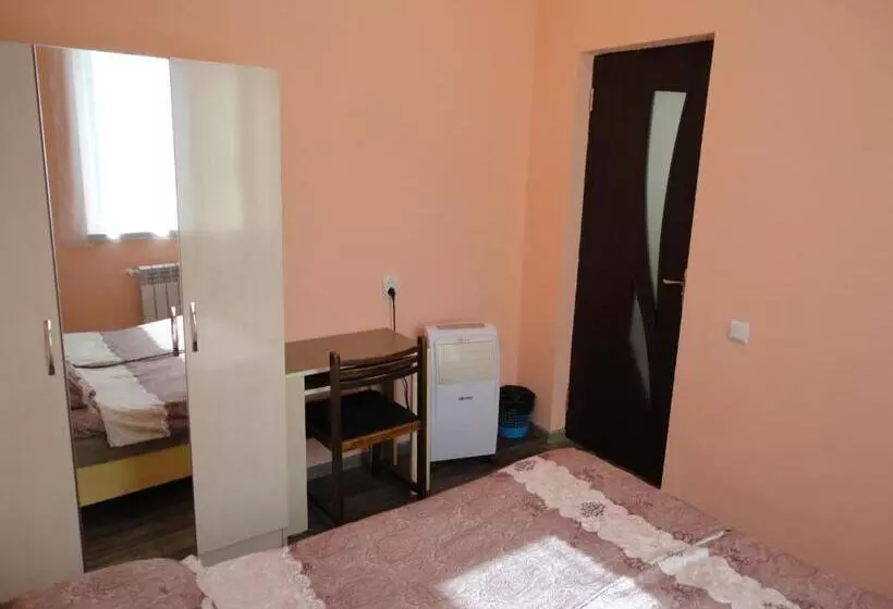 پانسیون Like Home Guesthouse & Tours