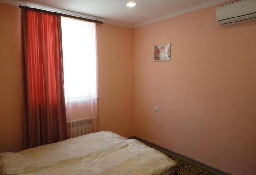 펜션 Like Home Guesthouse & Tours