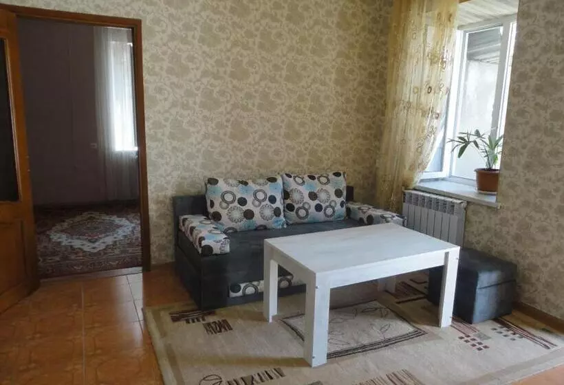 پانسیون Like Home Guesthouse & Tours