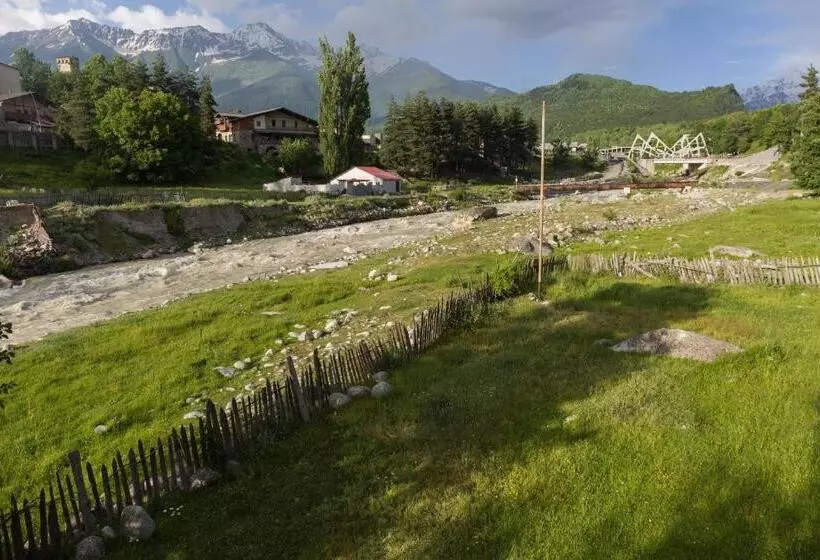 پانسیون Mushkudiani Manor