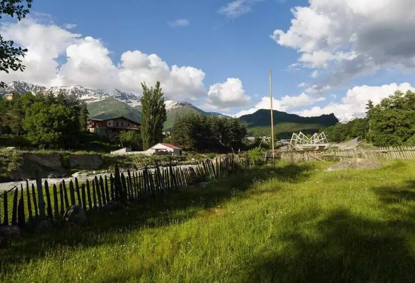 پانسیون Mushkudiani Manor