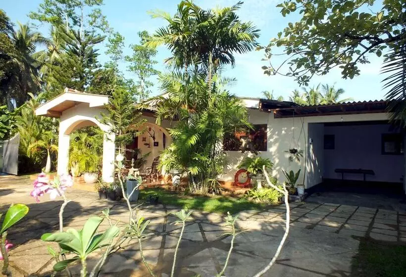 پانسیون River Side Villa