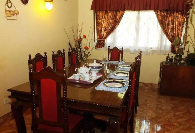 پانسیون River Side Villa