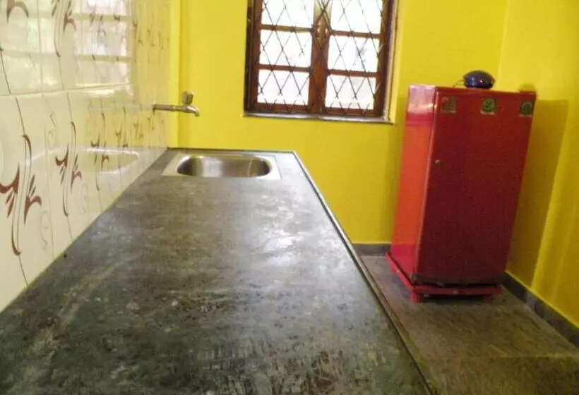 Majatalo Sai Guru Guest House