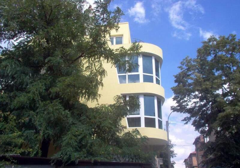 بنسيون Stela Guest House