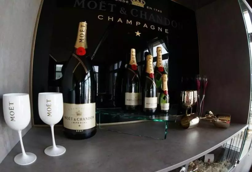 Port Club Pension & Restaurant