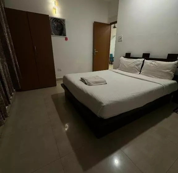 Yoyo Goa, The Apartment