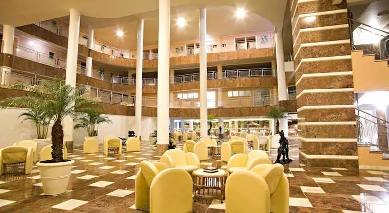 Отель Esmeralda Praia