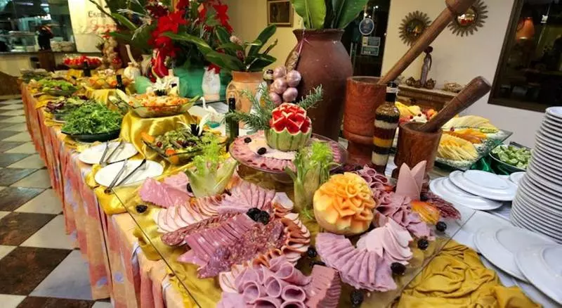 Отель Esmeralda Praia