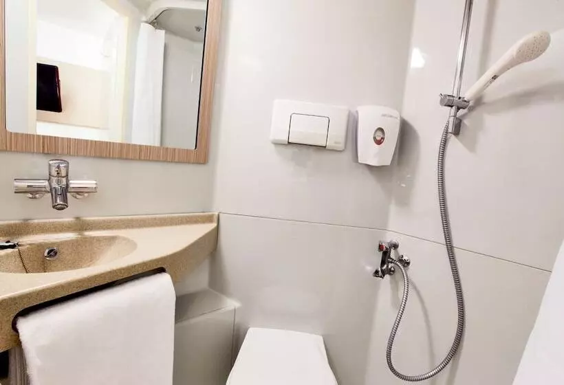 هتل Premiere Classe Angoulême La Couronne