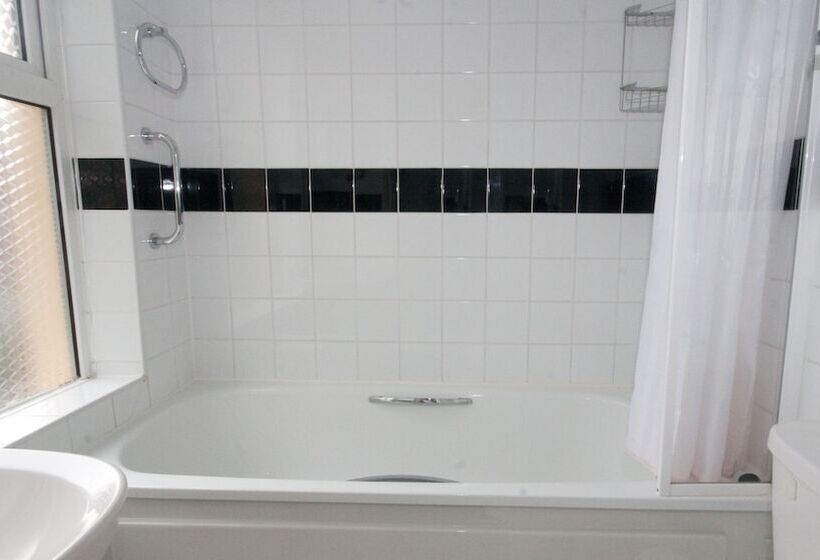 酒店 St George By Nina