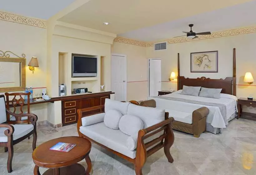 Paradisus Rio de Oro Resort & Spa