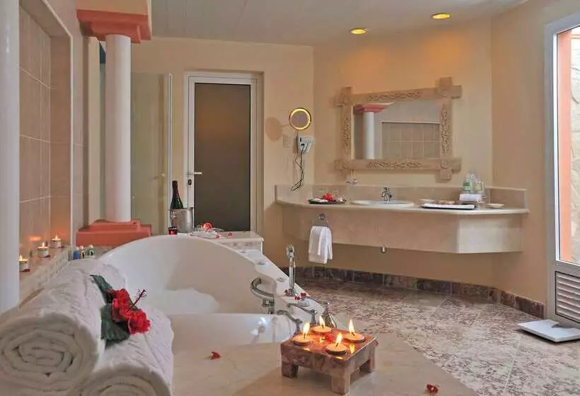 Paradisus Rio de Oro Resort & Spa