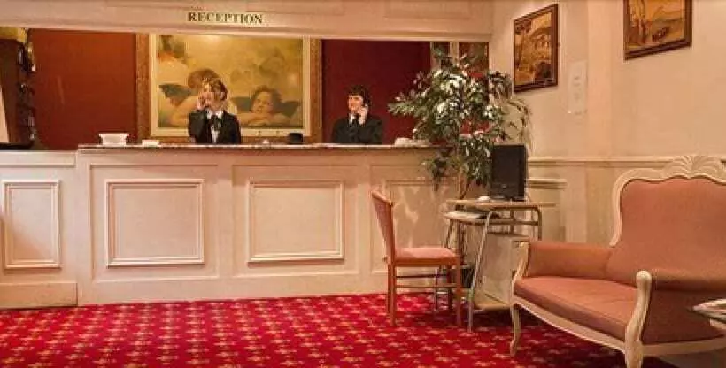 Sorrento Hotel & Restaurant