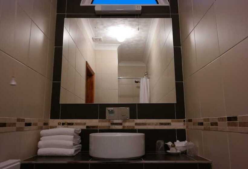 Sorrento Hotel & Restaurant