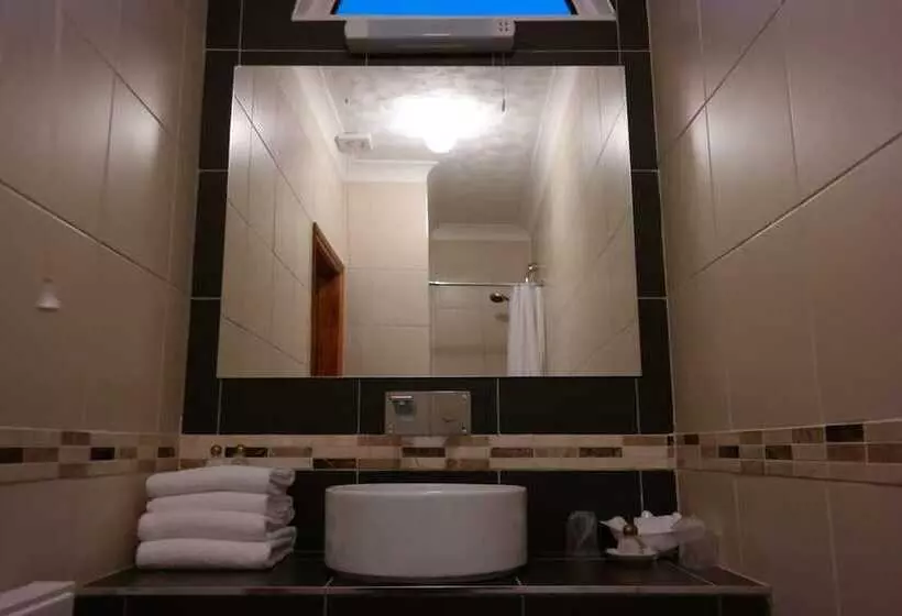 Sorrento Hotel & Restaurant