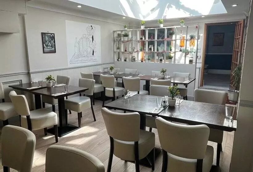 Sorrento Hotel & Restaurant