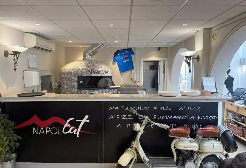 Sorrento Hotel & Restaurant