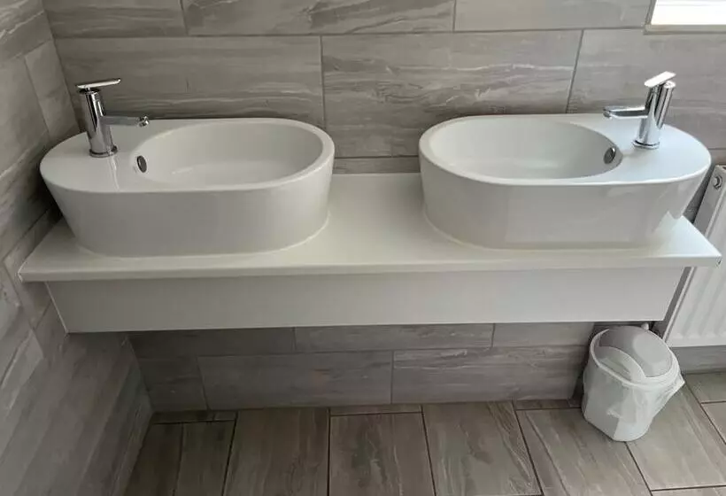 Sorrento Hotel & Restaurant