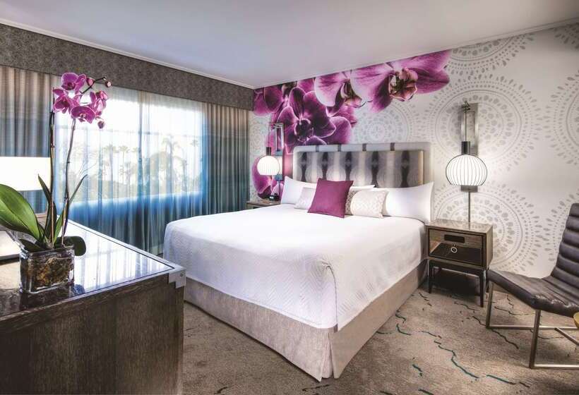 Universal's Loews Royal Pacific Resort