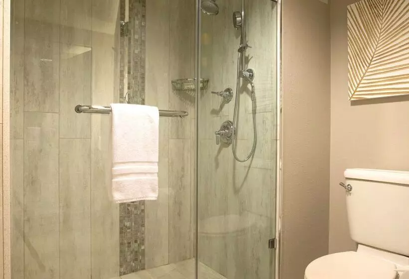 Universal's Loews Royal Pacific Resort