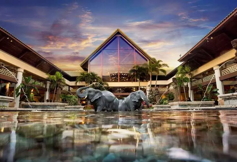 Universal's Loews Royal Pacific Resort